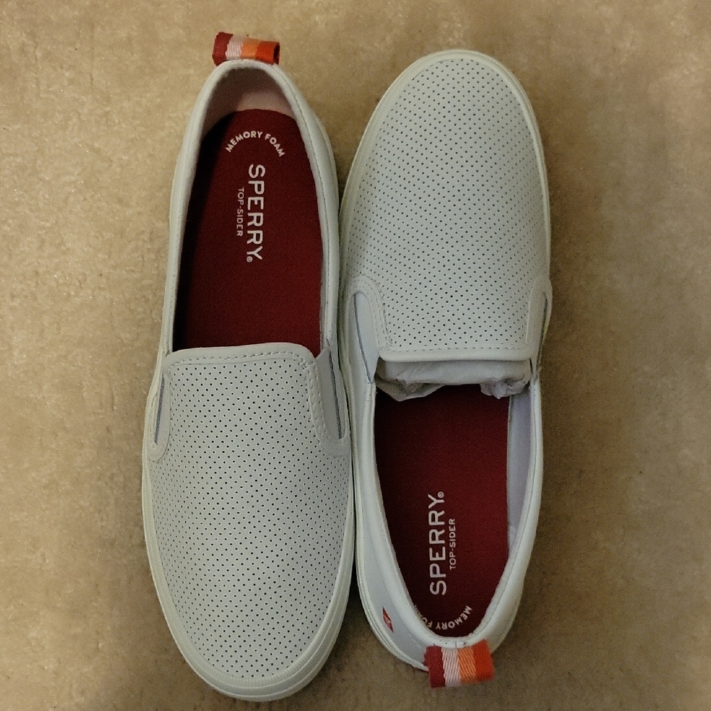 Sperry NWOT Crest Twin Gore Perforated White Slip-Ons with Red Interior